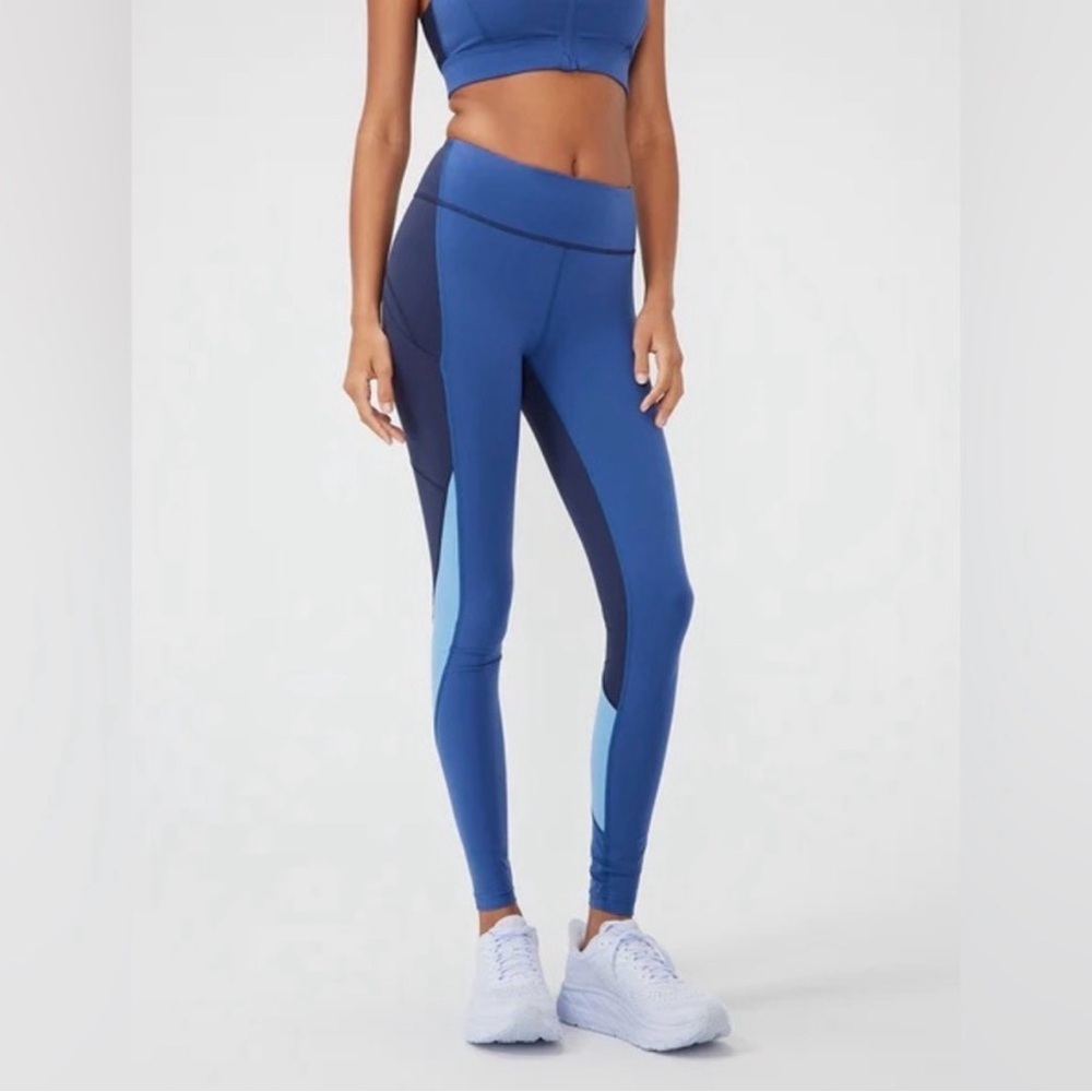 Outdoor Voices Tech Sweat 7/8 Zoom Leggings in Denim/Dark Sky/Morning Blue-Large